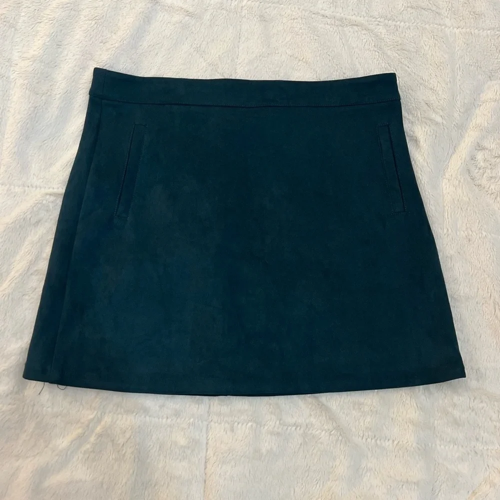 🌿 Francesca’s Blue Rain Faux Suede Mini Skirt - Picture 1 of 5